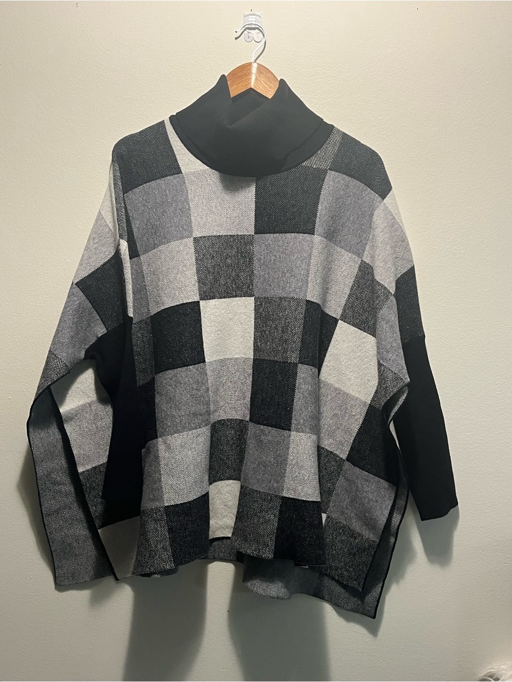 Elena Wang Buffalo Check Turtleneck Pullover Poncho Oversized Mediun